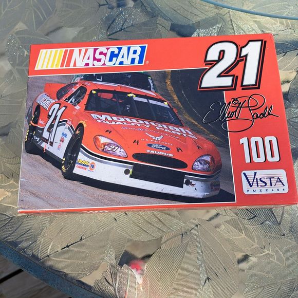 NASCAR PUZZLE 100 PIECES AMERICAN RETIRED DRIVER ELLIOT SADLER 21 NEW MAN CAVE - Picture 1 of 4